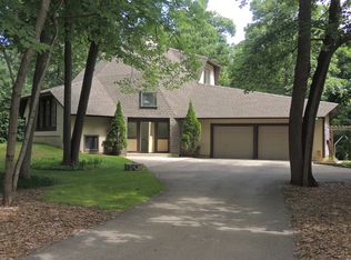 31 Sequoia Rd, Hawthorn Woods, IL 60047