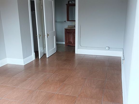 4th image of 103 Cedar St #204