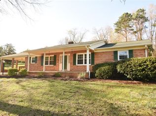 110 Wildlife Access Rd, Hickory, NC 28601
