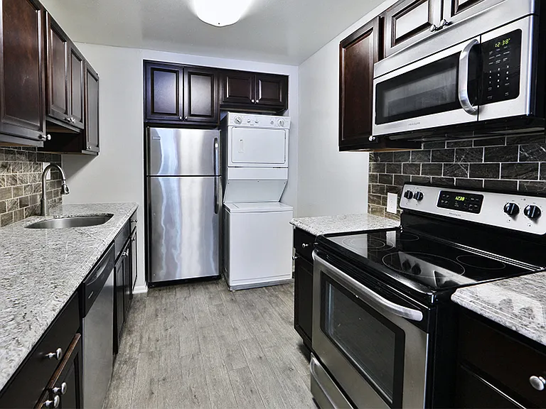 Skylark Pointe Apartment Homes — Photo 2