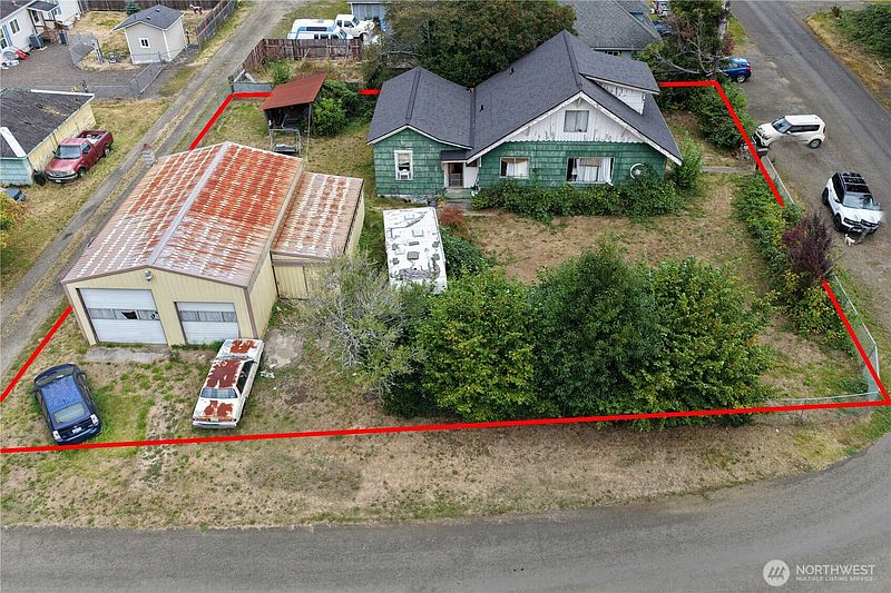 2nd image of 1010 Godfrey Street