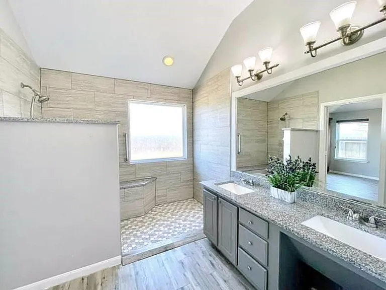 2526 Lake Dale Ln — Photo 23