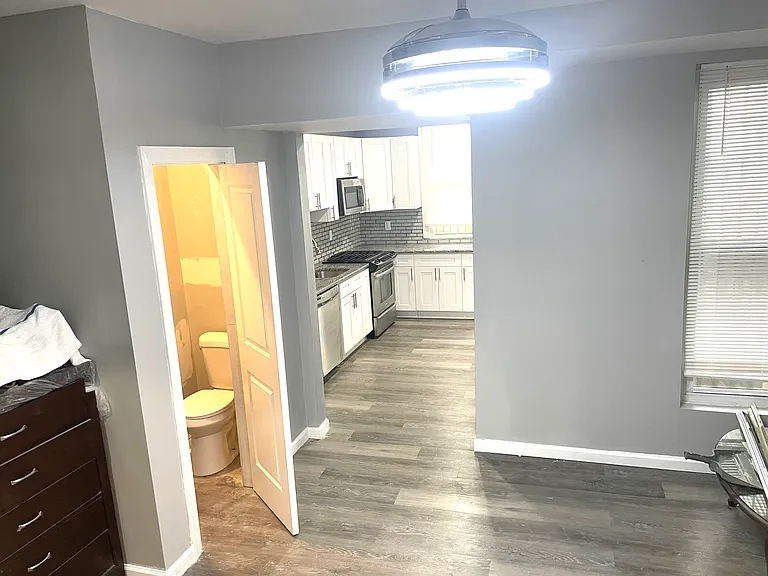 2422 Wharton St — Photo 10