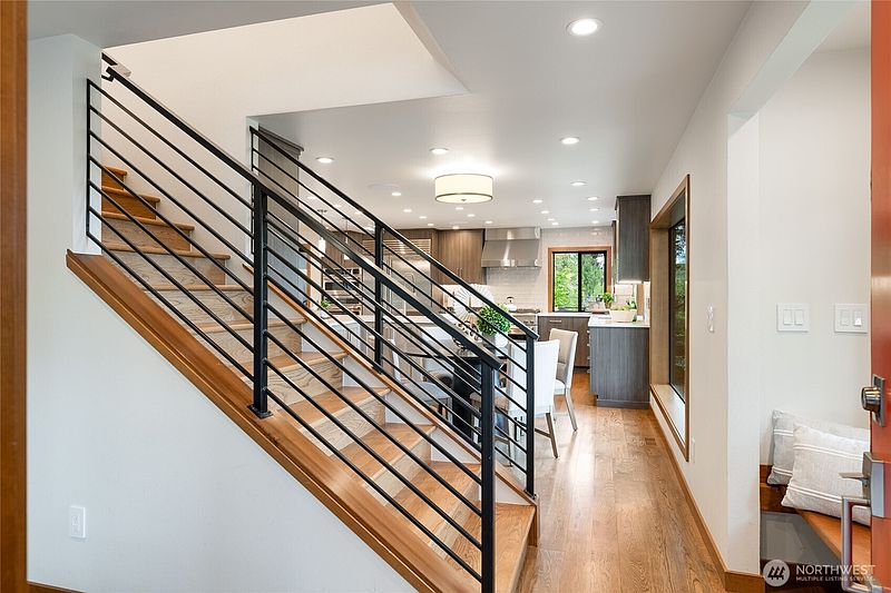 4th image of 5100 NE 55th Street