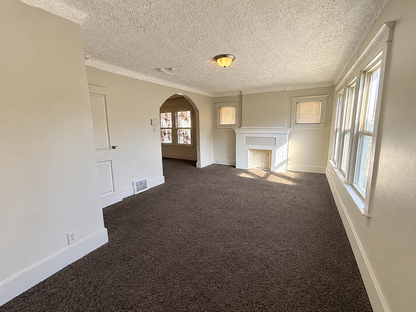 2 bed, 1000 sqft, $900 — Photo 3