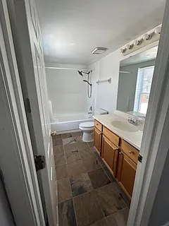 4390 McPherson Ave — Photo 12