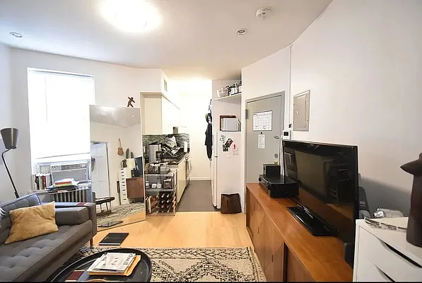 Rented by Wyllie Real Estate | media 11