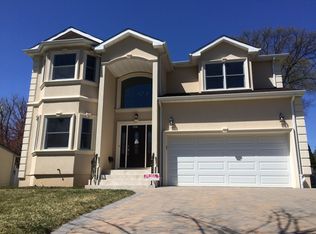 397 Chestnut St, Paramus, NJ 07652