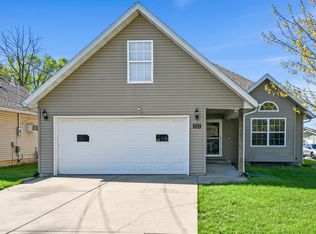 3122 W Chestnut St, Springfield, MO 65803