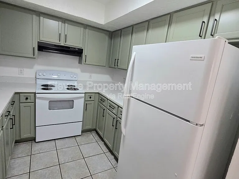 530 Westwood Ct — Photo 5