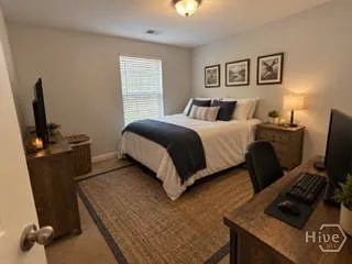 3 bed, 2.5 bath, 1682 sqft, $2,350 — Photo 4