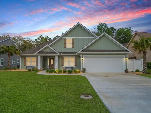 120 Clearwater Dr, Brunswick, GA 31523