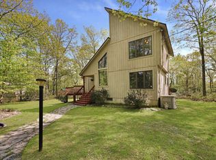 182 Iroquois Trl, Milford, PA 18337
