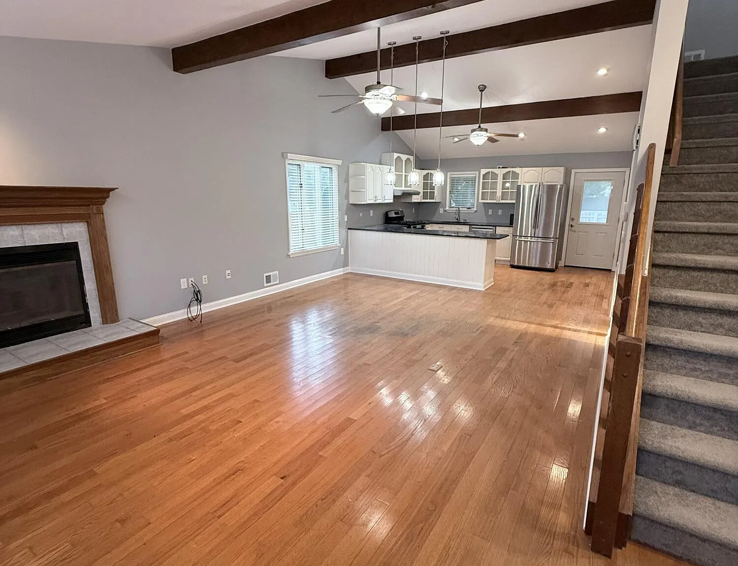 3 bed, 1393 sqft, $3,200 — Photo 3