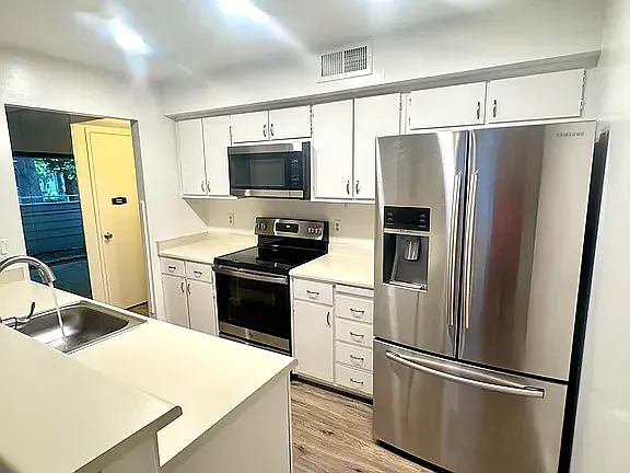 650 Del Verde Cir #6 — Photo 7