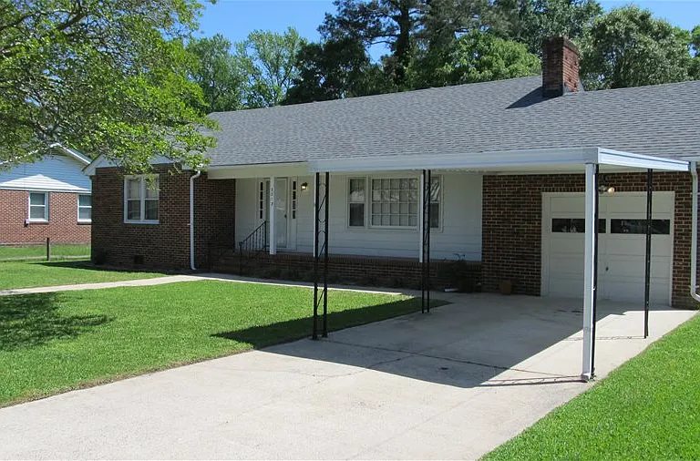 2217 Delwood Rd — Photo 4