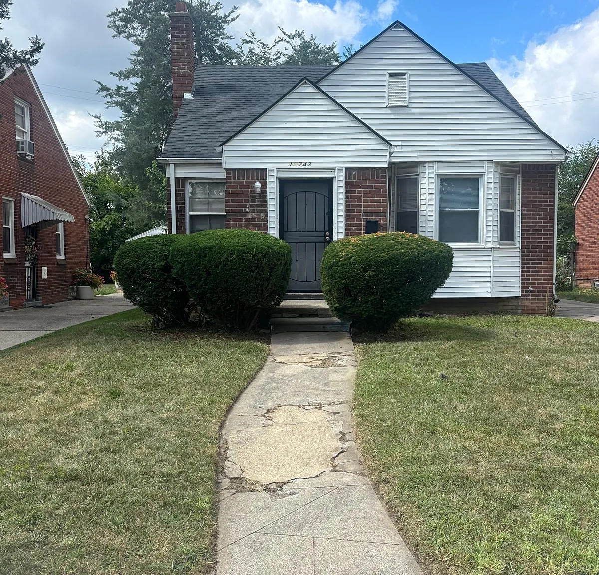 3 bed, 901 sqft, $1,450 — Photo 1