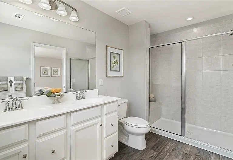 1326 S Ridge Dr E — Photo 2