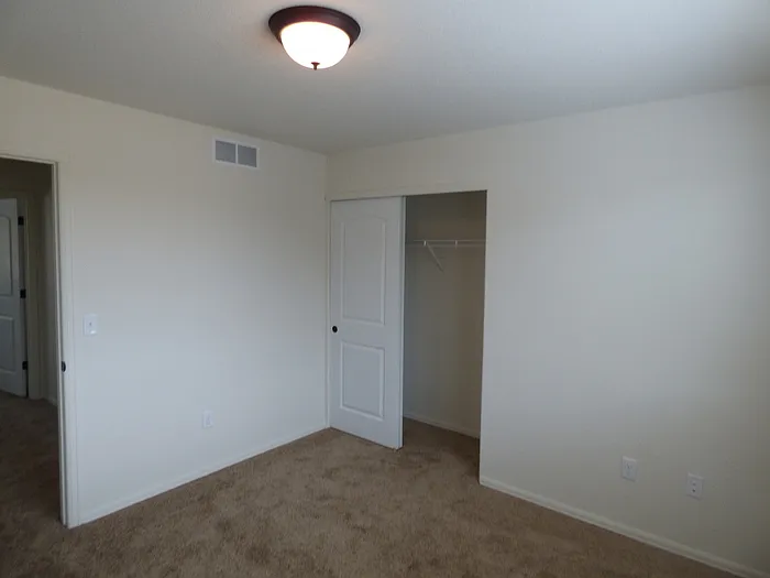 753 Lakebrook Ct — Photo 15