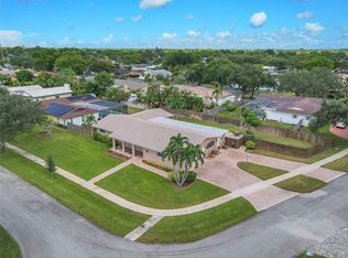 7441 NW 6th Ct, Plantation, FL 33317