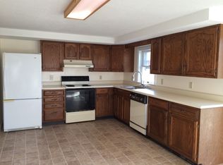 11 Thatcher St, Thomaston, ME 04861