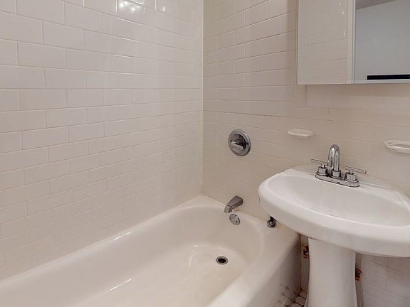 5th image of 302 E 90th St #2C2