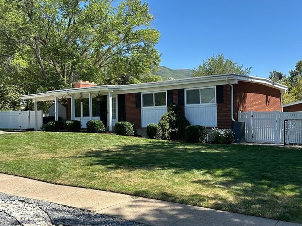 890 E Brookshire Dr