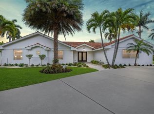 420 Harbour Dr, Naples, FL 34103