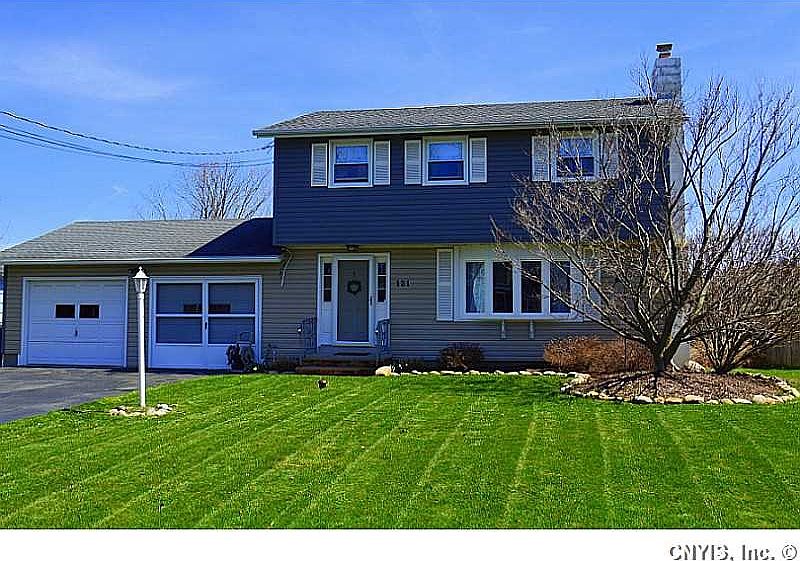 1st image of 121 Canterbury Dr