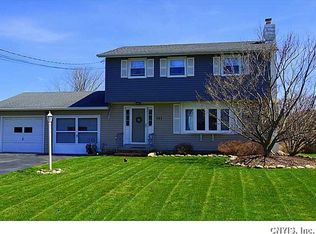 121 Canterbury Dr, Camillus, NY 13031