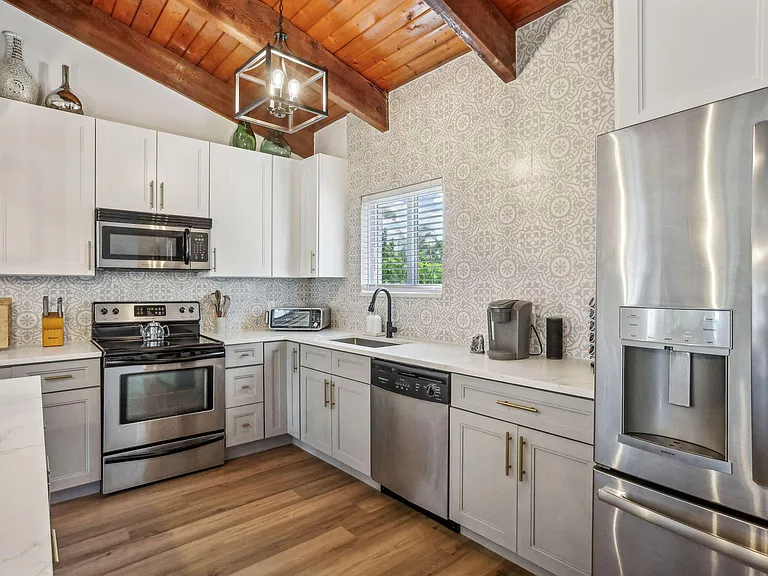 2541 Southridge Rd — Photo 16