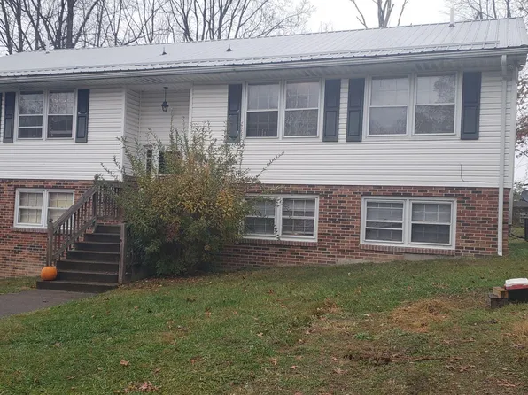 102 Oakwood St, Oak Hill, WV 25901