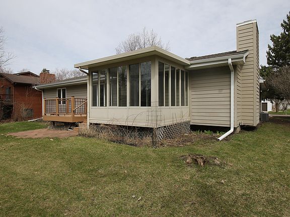2nd image of 821 27th St