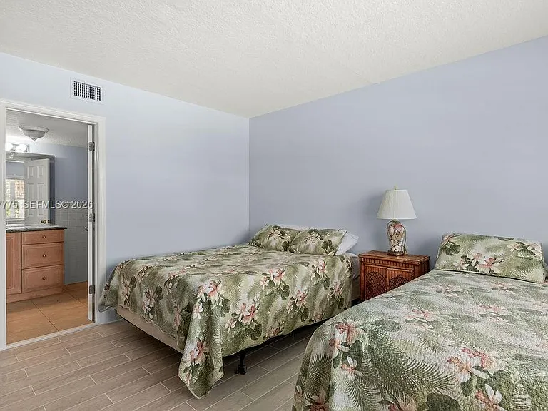 23 Royal Palm Point #B — Photo 26