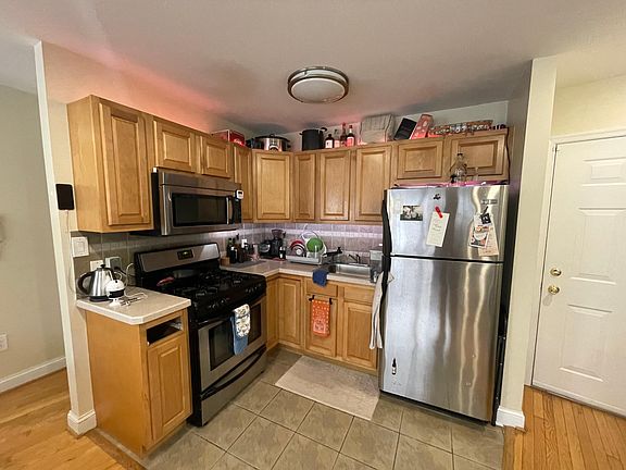 3rd image of 1352-56 E Passyunk Ave APT 2E