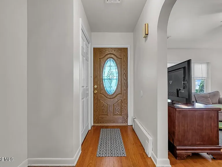 221 Harrison Ave — Photo 12
