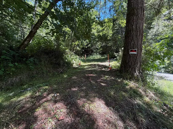 1550 Hunter Creek Rd, Klamath, CA 95548