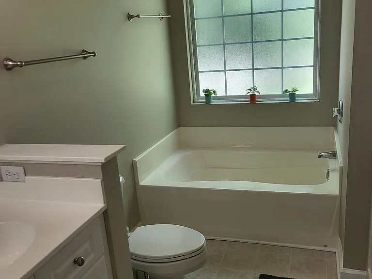 407 S Elgin Ct — Photo 37