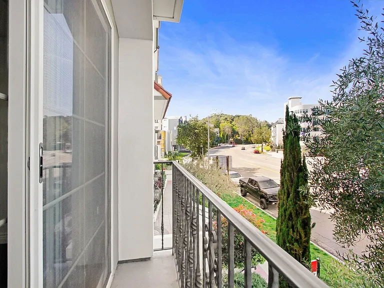 4410 Sepulveda Apartments — Photo 60