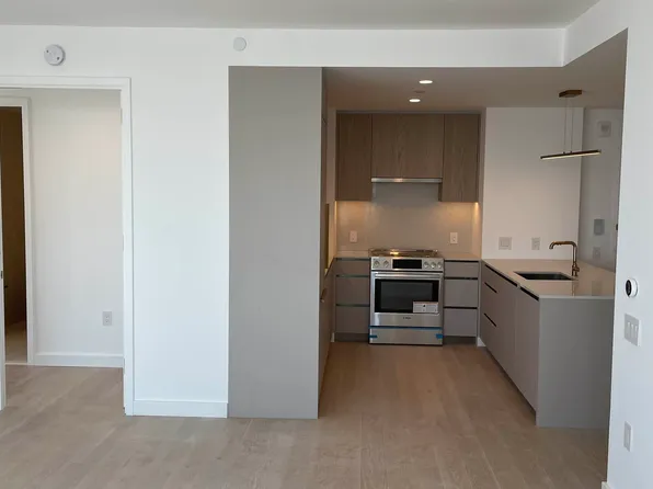 3 Court Square image 5 of 14