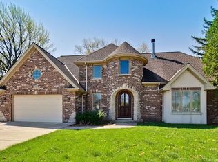 719 N Pine St, Mount Prospect, IL 60056