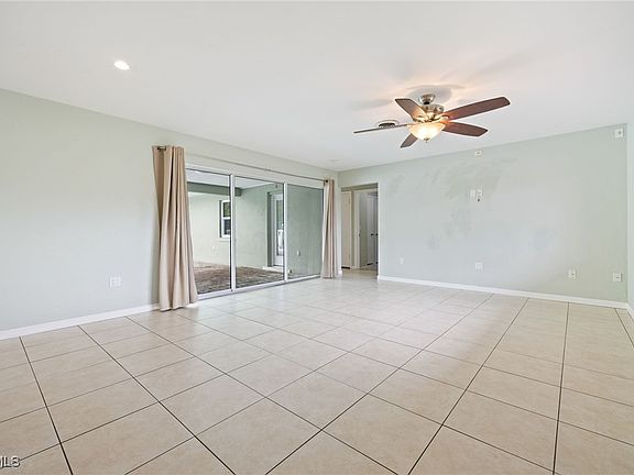 3rd image of 2307 Flora Ave