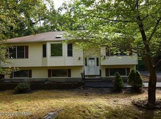 149 Saint Andrews Dr, Bushkill, PA 18324