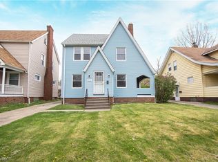 975 Pembrook Rd, Cleveland Heights, OH 44121