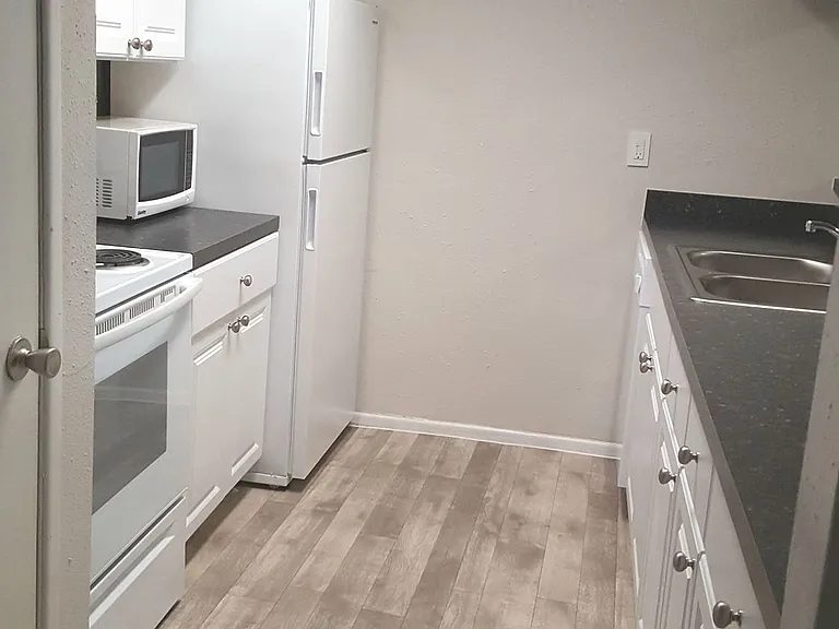 Woodland Apts San Antonio — Photo 12