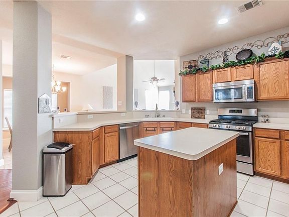 5th image of 9801 Old Field Dr