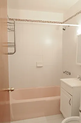Rented by Perry Associates NYC Inc | media 17