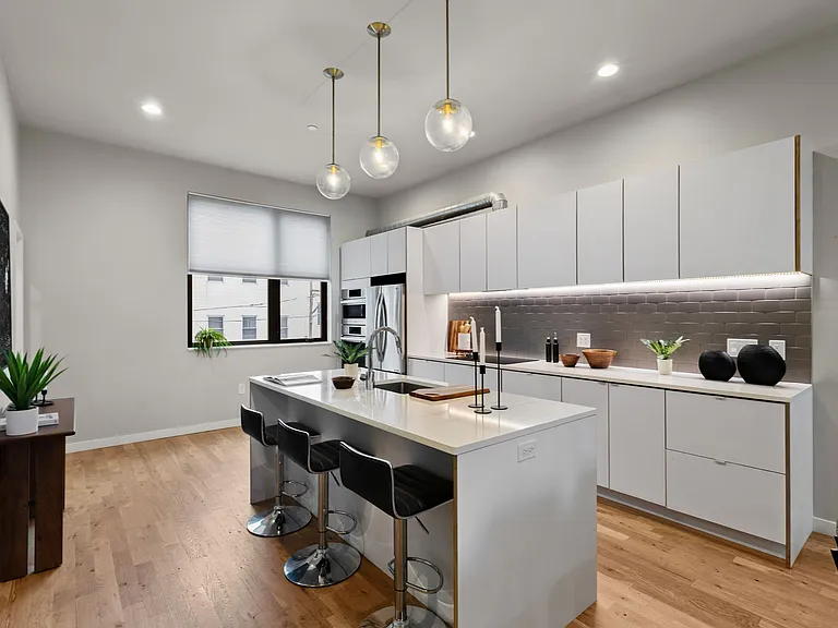 1720 Folsom St #B — Photo 8