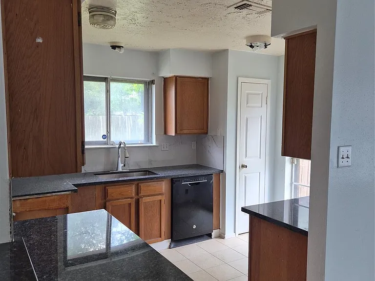 8315 Lone Quail Dr — Photo 2