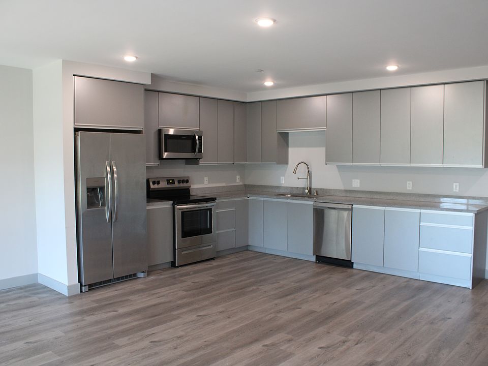 1st image of 7040 N Woodman Ave #304